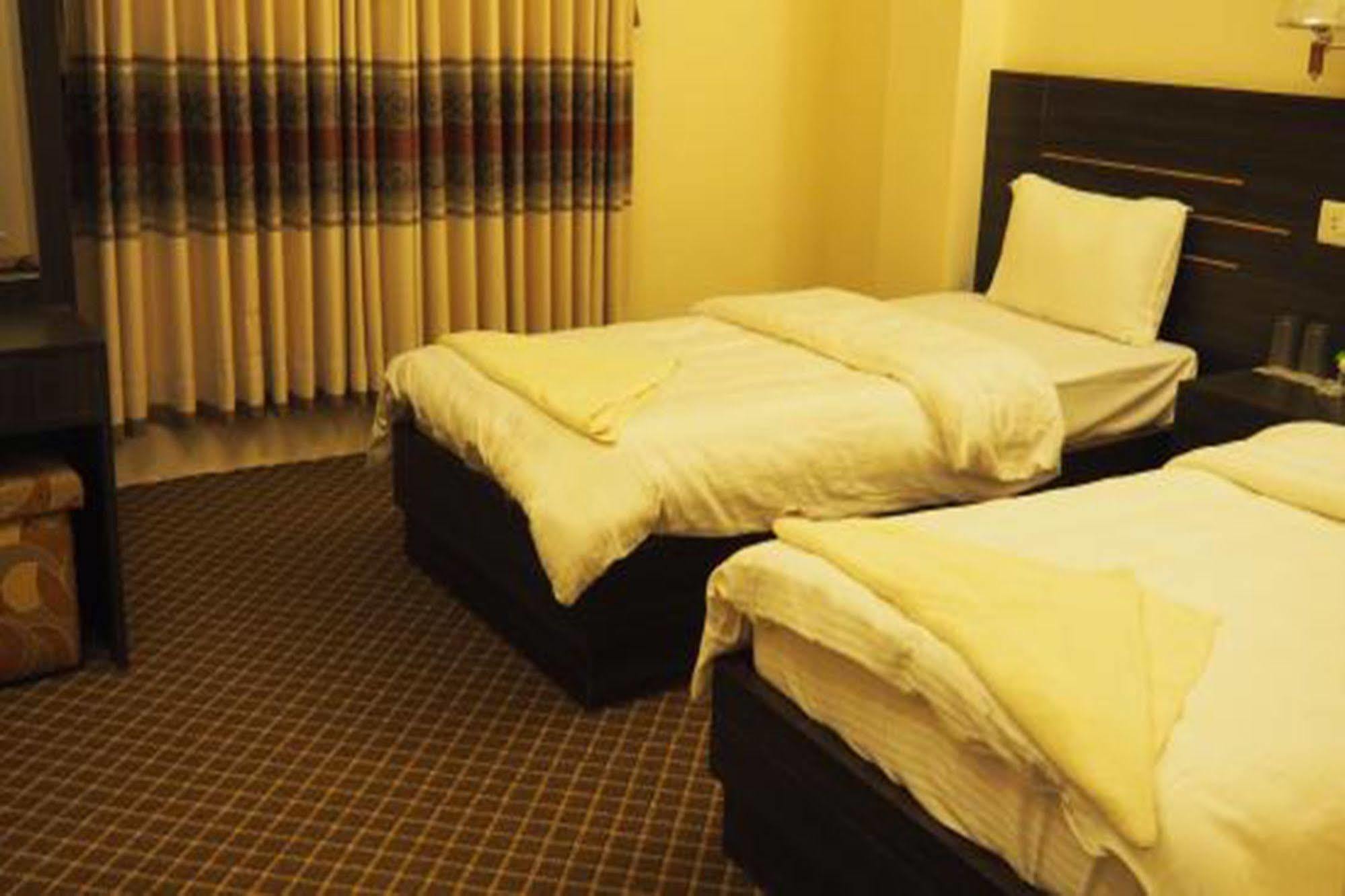 רומינדיי Mirage Inn מראה חיצוני תמונה